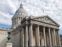 Panthéon z prawej --> Panthéon z północnego zachodu